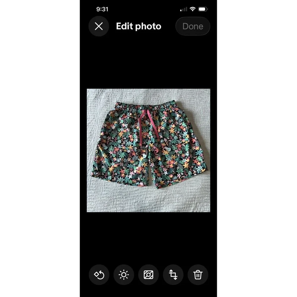 Chubbies The Bloomerangs Boys Medium Swim Trunks Midnight Flowers Tuscan Palm